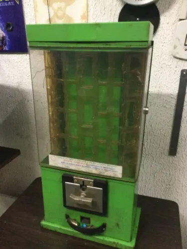 maquina antiga de jogo brinde.