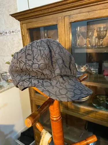 chapéu boina Calvin Klein feminino