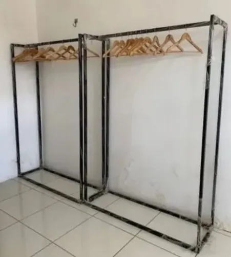 Arara em Metalon