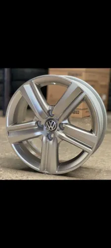 Rodas do Polo prata aro15 novas em até 10x de R$256,00 no cartão de crédito
