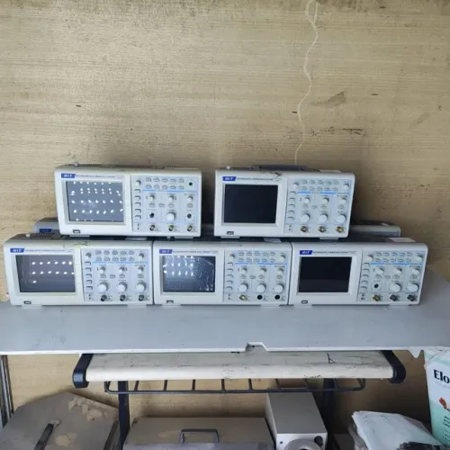 Osciloscópio digital mit lote