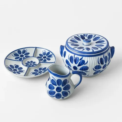 Peças em porcelana Monte Sião petisqueira, sopeira e jarra pequena