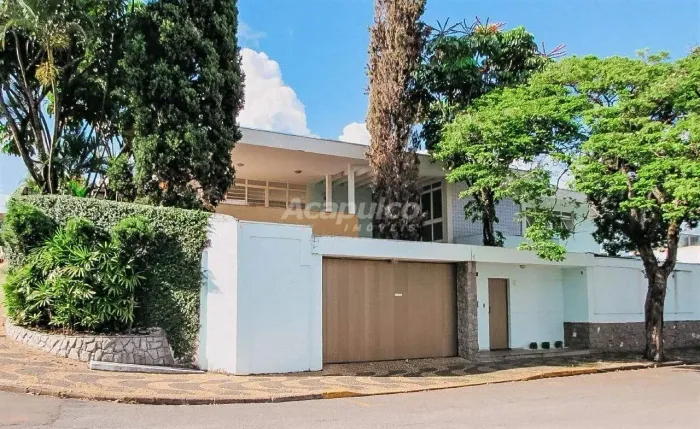 Casa comercial à venda com 6 quartos, sendo 3 suítes e 8 vagas de garagem no Centro em Ame