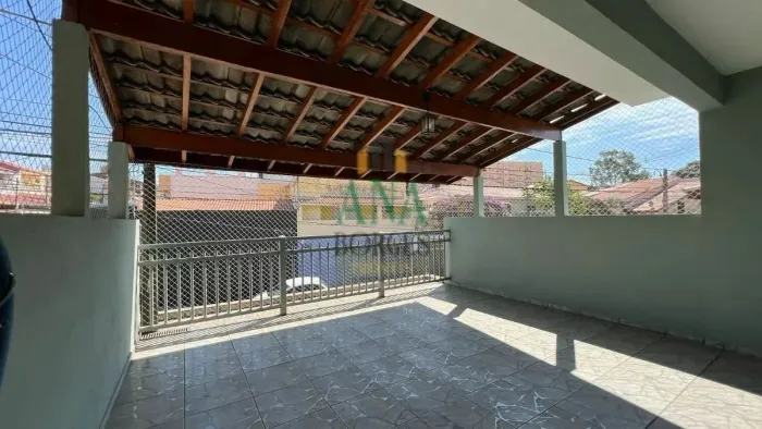 Sobrado de 03 dormitórios na Zona Leste