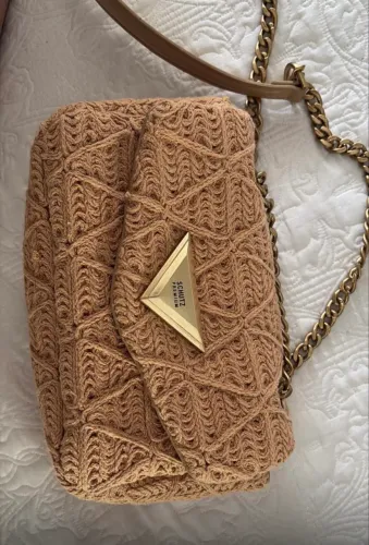 Baixou. Bolsa lindíssima Shultz usada uma vez