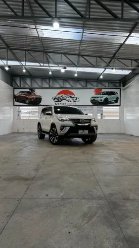 Toyota Hilux SW4 SRX 4X4 2.8 TDI 16V Dies. Aut. 2020