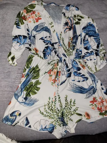 Macacão estampado floral e pássaros tropical