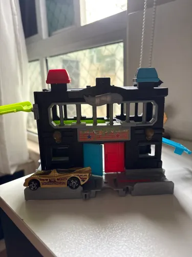 Hot Wheels City Super Delegacia de Polícia (ou Hot Wheels City Downtown Police Station)