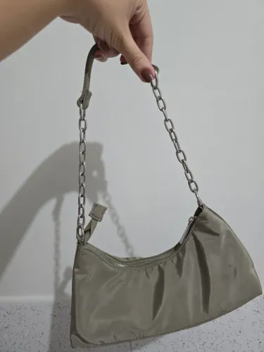 Bolsa Feminina Satinato pequena estilo baguete - verde/oliva