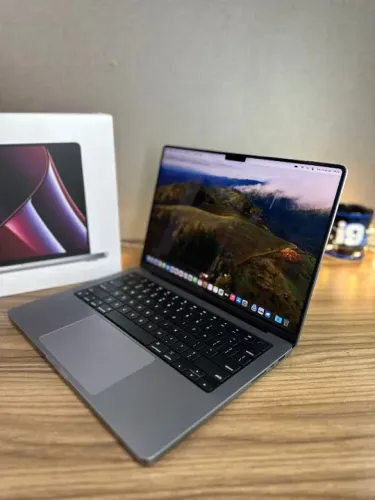 Macbook Pro 2023  Model A2779 M2 Pro 10C CPU / 16C GPU 16GB RAM 512GB SSD 39 CICLOS 