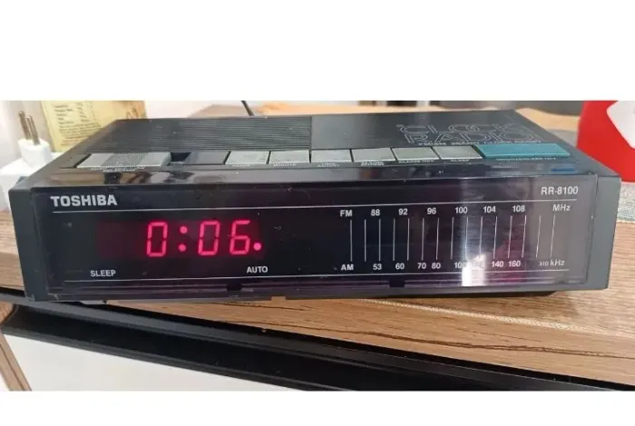 Radio relogio vintage 
