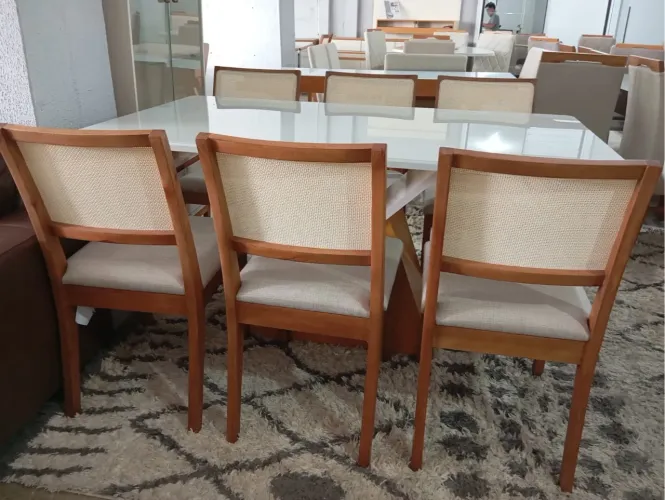 Mesa de Jantar com 6 Cadeiras em Madeira