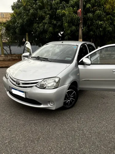Toyota Etios XS 1.5 Baixo KM