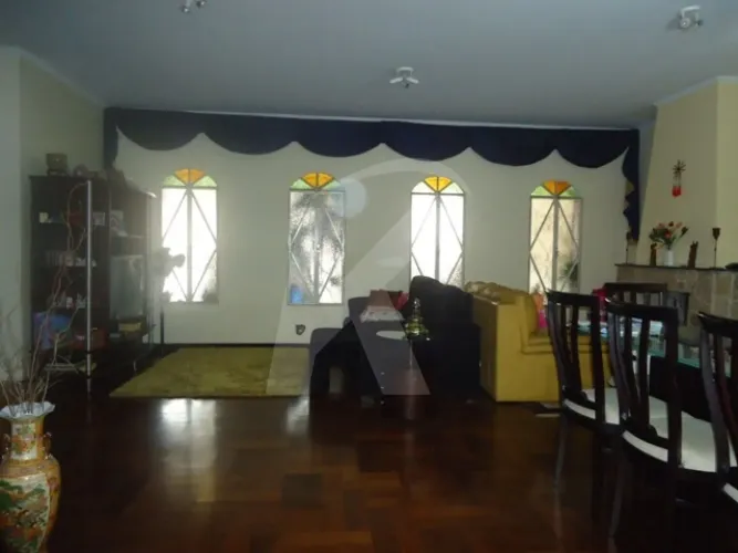 Excelente Casa na Vila Guilherme, com 3 suítes, 5 banheiros, 10 vagas