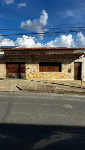 Aluga-se para fins comerciais