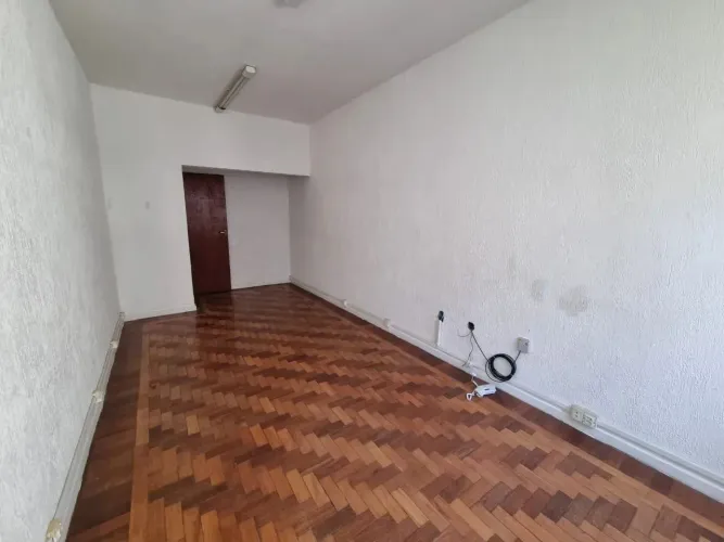 Chance Única no Centro do Rio Sala Comercial para Aluguel e Permuta!