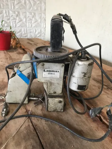 Máquina para costurar sacaria