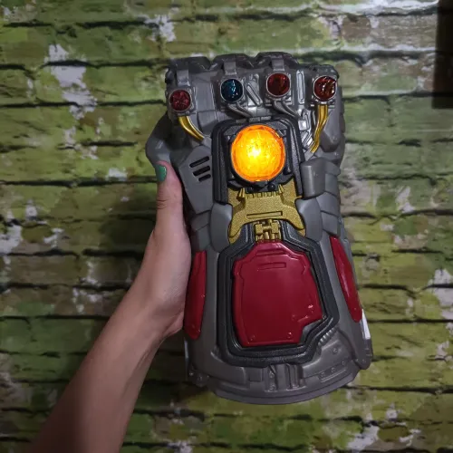 Manopla do Infinito Thanos Vingadores Eletrônica - Hasbro (Funcionando Perfeitamente!)