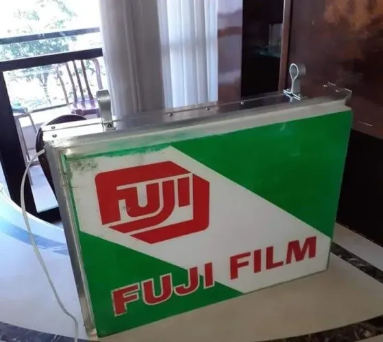 Luminoso Antigo Fuji Film