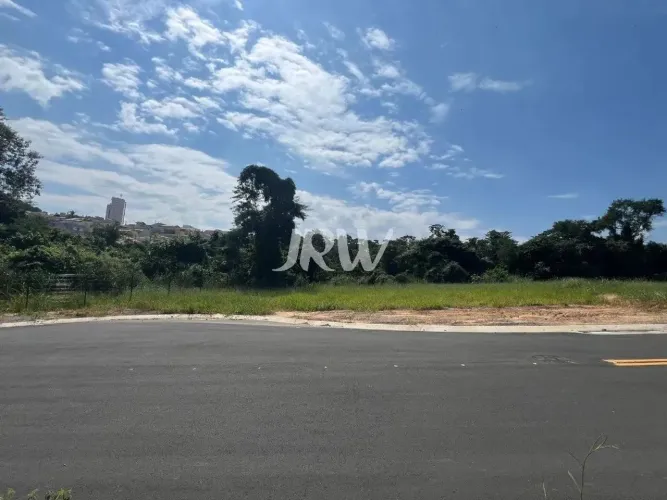 TERRENO A VENDA NO CONDOMÍNIO NO JARDIM PARK VISTA REAL EM INDAIATUBA SP.