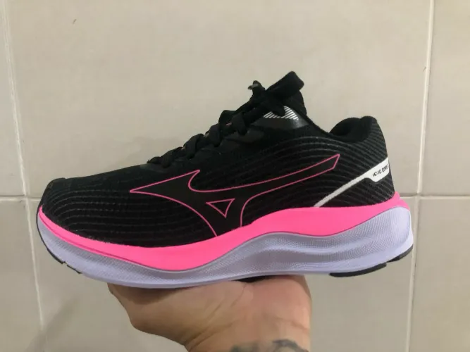 Tênis Mizuno Wave F R$110