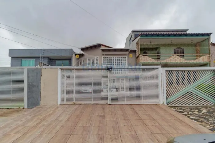 Sobrado com 3 Quartos, 2 Suítes e 4 Vagas  Taguatinga Norte-DF