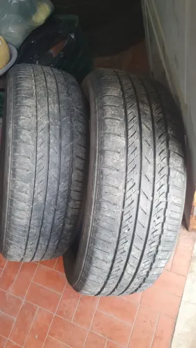 Pneus De Várias Medidas Praticamente Novos