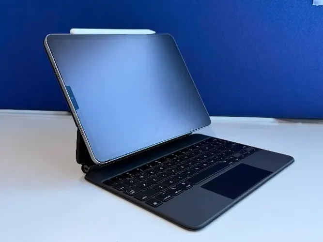 iPad Pro 11 pol. 4 geração 128 GB + Apple Keyboard + Apple Pencil