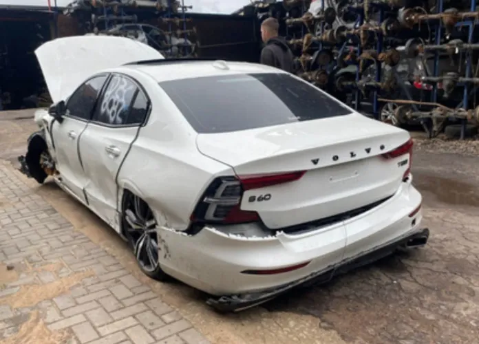 Sucata vender peças volvo s60 t4 2020 batida