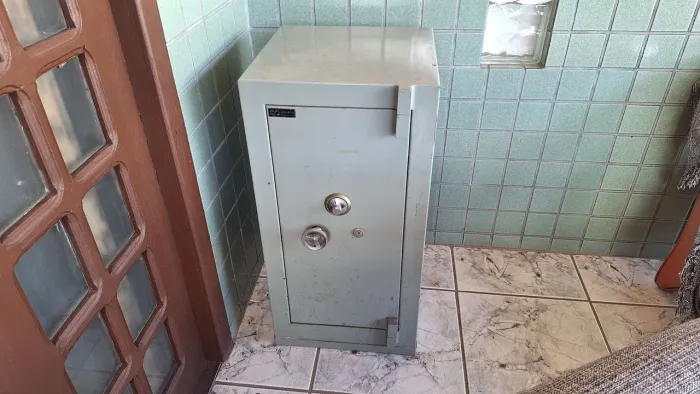 Cofre de aço reforçado