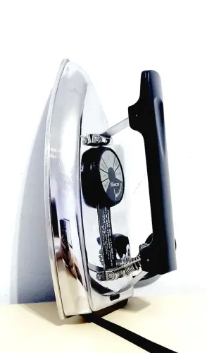 Mini Ferro de Viagem ECO Bivolt - Funcionando, com Capa Original<br>