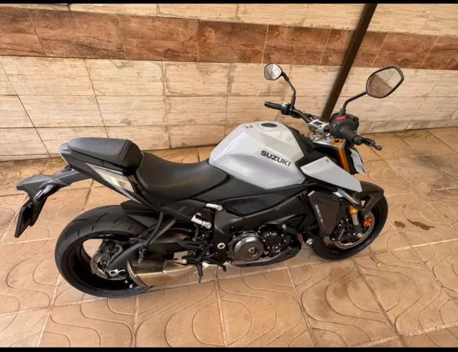 GSX S1000 - 2500 KM ZERADA