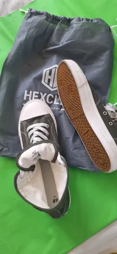 Tenis H&M numero 42 verde importado ultimo estoque