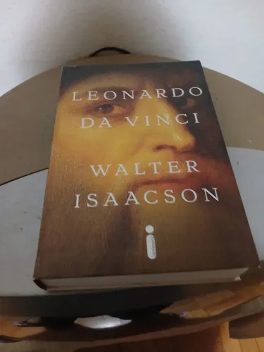 Livro leonardo da vinci walter isaacson usado boas condicoes