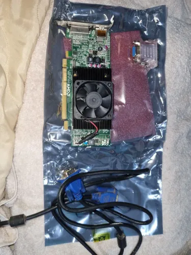 Placa de video r5 240 1gb gddr3