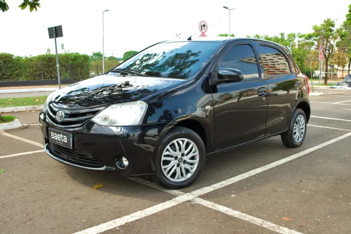 Toyota Etios X 1.3 Flex 16V 5P Mec. 2015