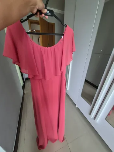 Vestido de festa. Usado uma única ocasião. 