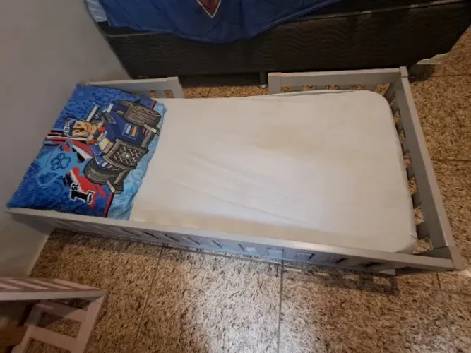 Cama Montessoriana infantil azul ( sem colchão))