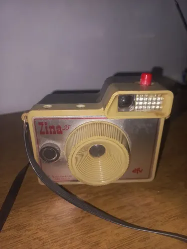 Maquina fotografica ZINA 25 DFV (Antiga)