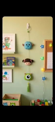 Móbile Monstrinhos SA, feito á mão, decoração infantil,  porta maternidade, decoração geek