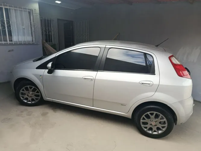 Fiat Punto Attractive 1.4 Fire Flex 8V 5P 2011