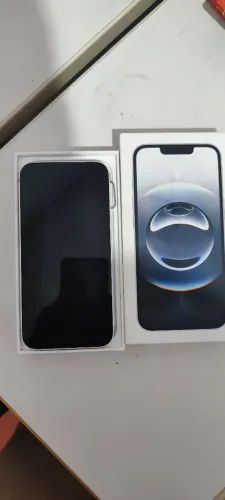 Vendo iPhone 16 E saúde de bateria 94% 9 meses de uso
