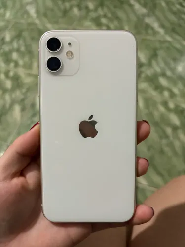 iPhone 11 branco / sem nenhuma marca de uso