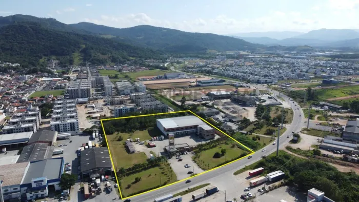 Oportunidade Imperdível: Terreno com Galpão Próximo ao Bairro Planejado Deltaville em Big