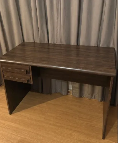 Mesa de Estudos / Escrivaninha de Madeira Boa