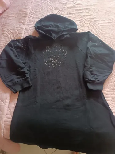 4 vestidos infantil, tamanho 8, super conservados.