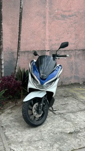 Moto PCX Sport