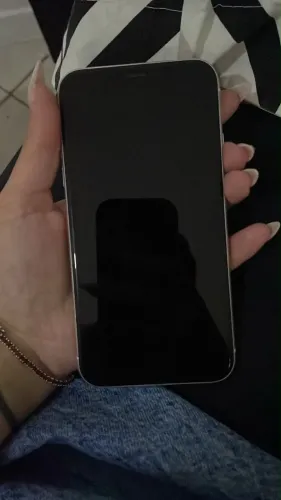 iPhone XR branco 128GB