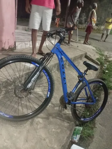 VENDO BICICLETA ARO 29 ,COMPREI POR 1300$ ,ESTOU VENDENDO POR 1050$ BIKE BOA 7 MARCHAS ,PV