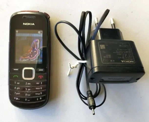 Celular Antigo Nokia (Modelo 1616) - Funcionando - Com Carregador